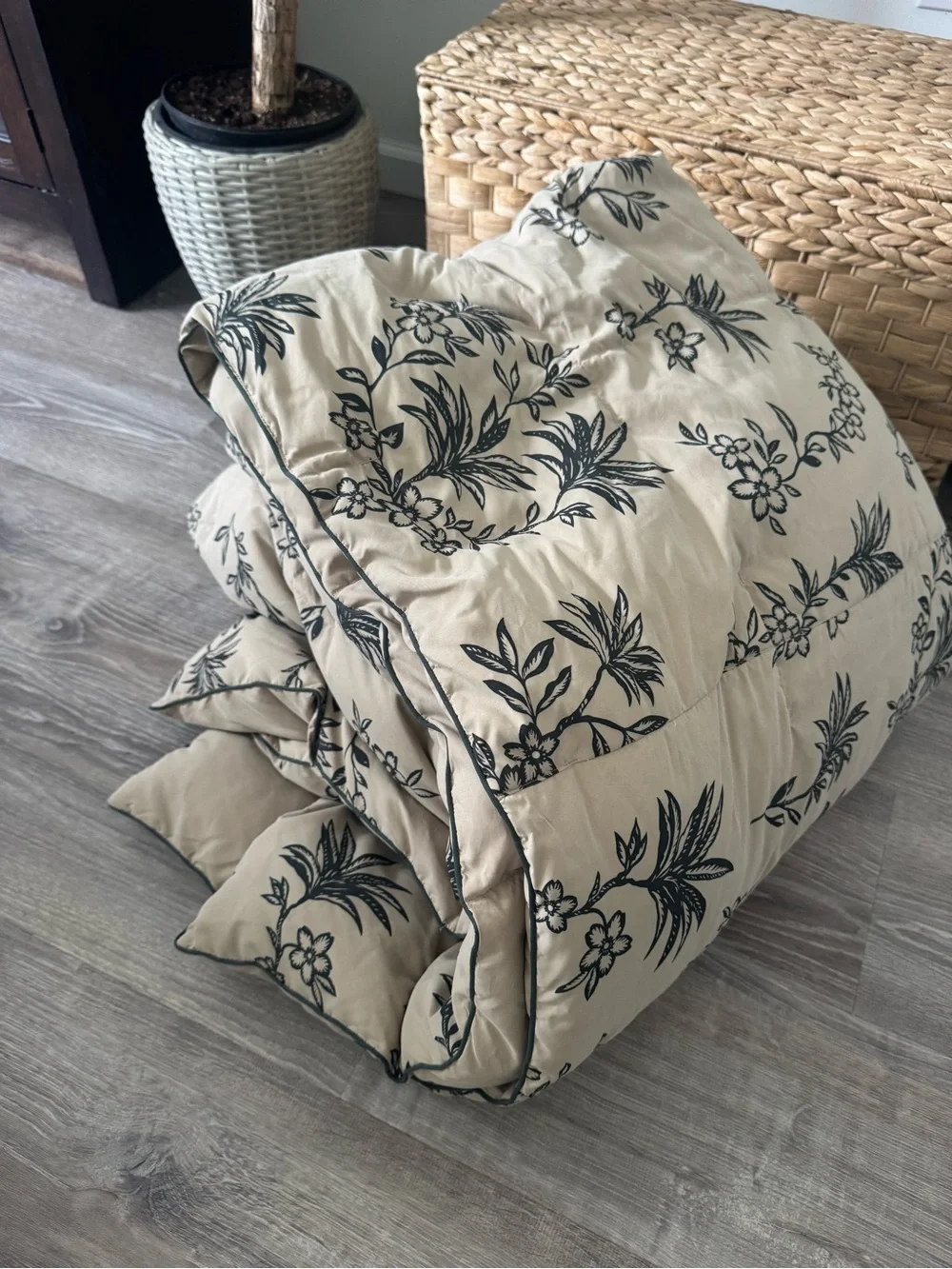 Down Beige Floral Quilted Comforter Botanical Print Full Queen